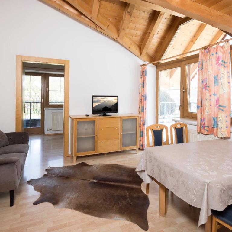 Appartements Huber - Apartment mit 2 Schlafzimmern mit Balkon und Terrasse - 6