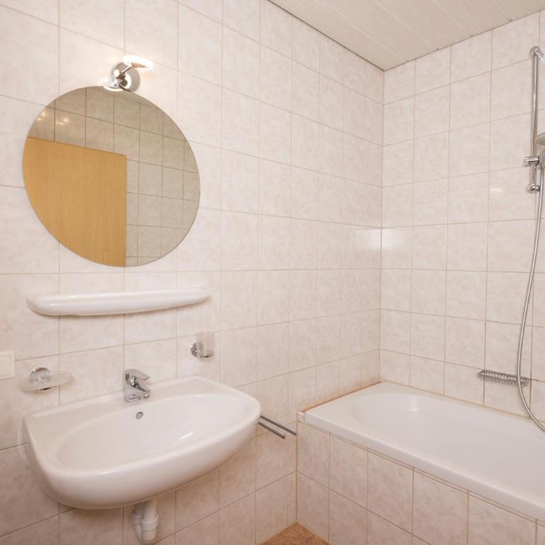 Appartements Huber - Apartment mit 2 Schlafzimmern mit Balkon und Terrasse - 4