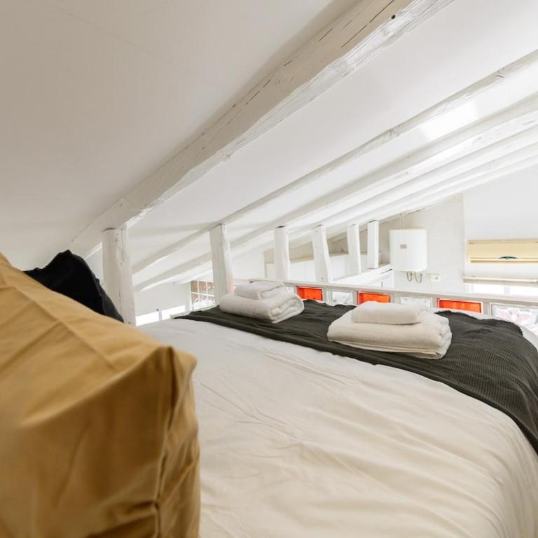 1 bedroom loft apartment in the center Temporal SVI154 - One-Bedroom Apartment - 3