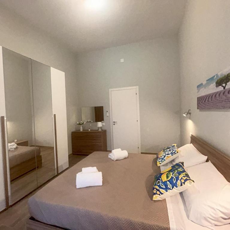 Lucrezio Houses - Appartamento con 2 Camere da Letto e Balcone - 14