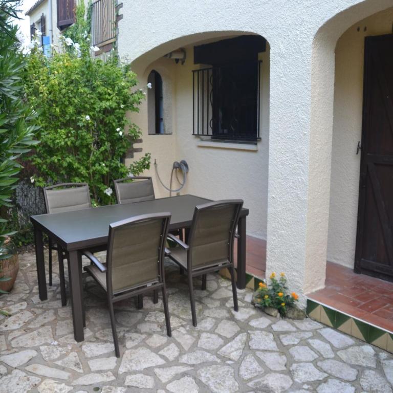 Holiday Home in Torre Gran near Beach - Two-Bedroom Holiday Home - 22