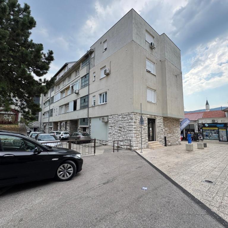 Toby Old Town-3rd Floor-Stairs Only-Public On Street Self Parking - One-Bedroom Apartment - 36