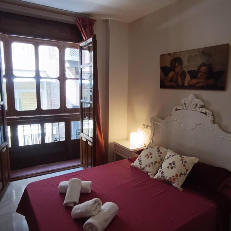 Piso céntrico cerca de Catedral y Plaza Bib-Rambla - Three-Bedroom Apartment - 72
