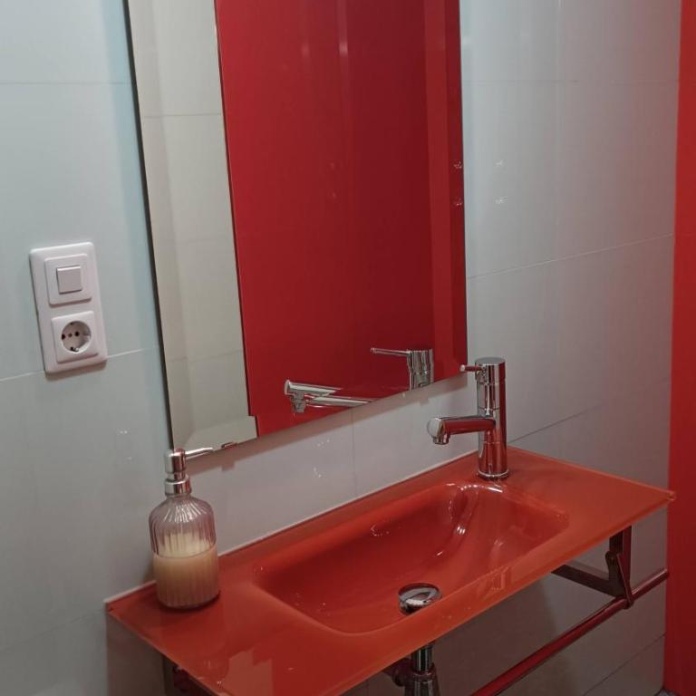 Piso céntrico cerca de Catedral y Plaza Bib-Rambla - Three-Bedroom Apartment - 61