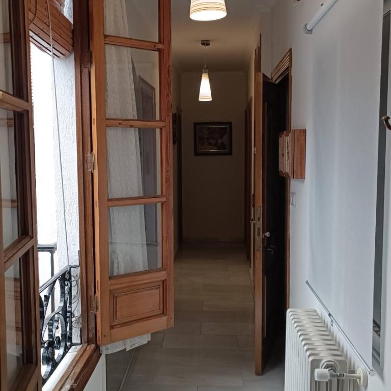 Piso céntrico cerca de Catedral y Plaza Bib-Rambla - Three-Bedroom Apartment - 15