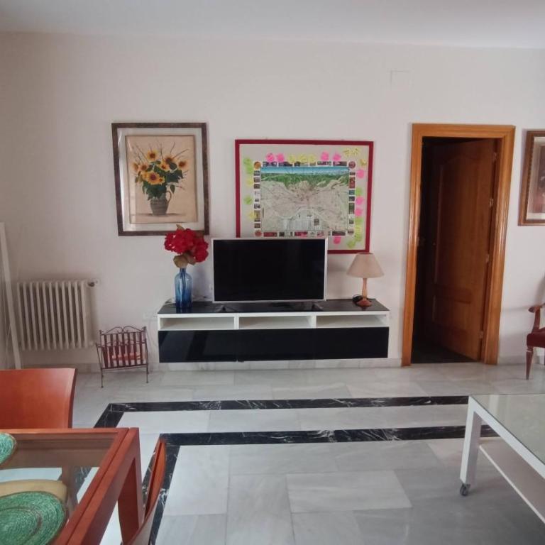 Piso céntrico cerca de Catedral y Plaza Bib-Rambla - Three-Bedroom Apartment - 56