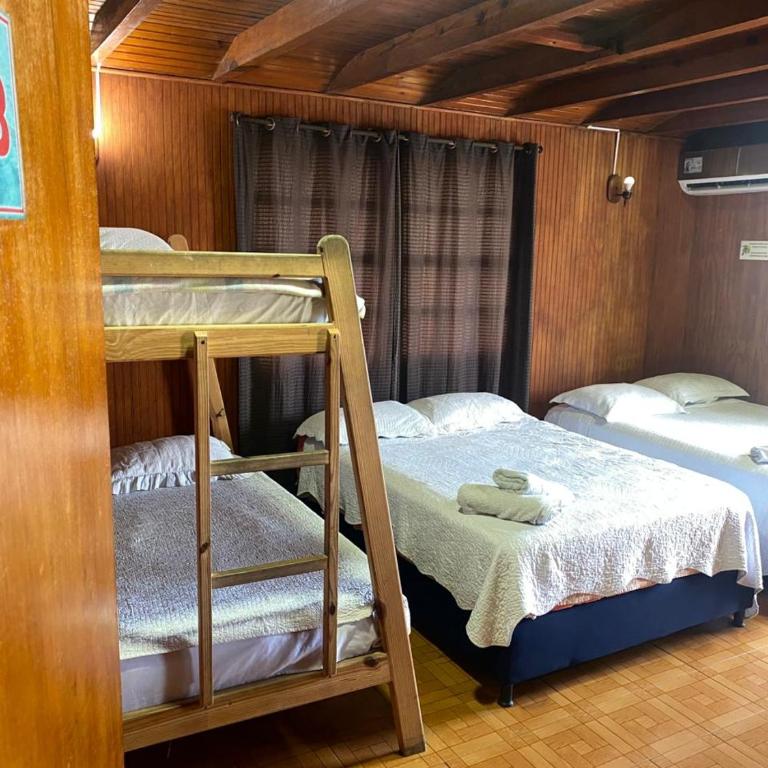 Hotel Mejor Ubicacion en Sarie Bay San Andrés - Family Room with Balcony - 4