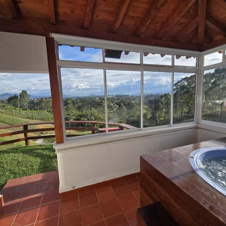 Luxurious country cabin, BBQ, Jacuzzi, TV, WiFi - Casa con 1 dormitorio - 4