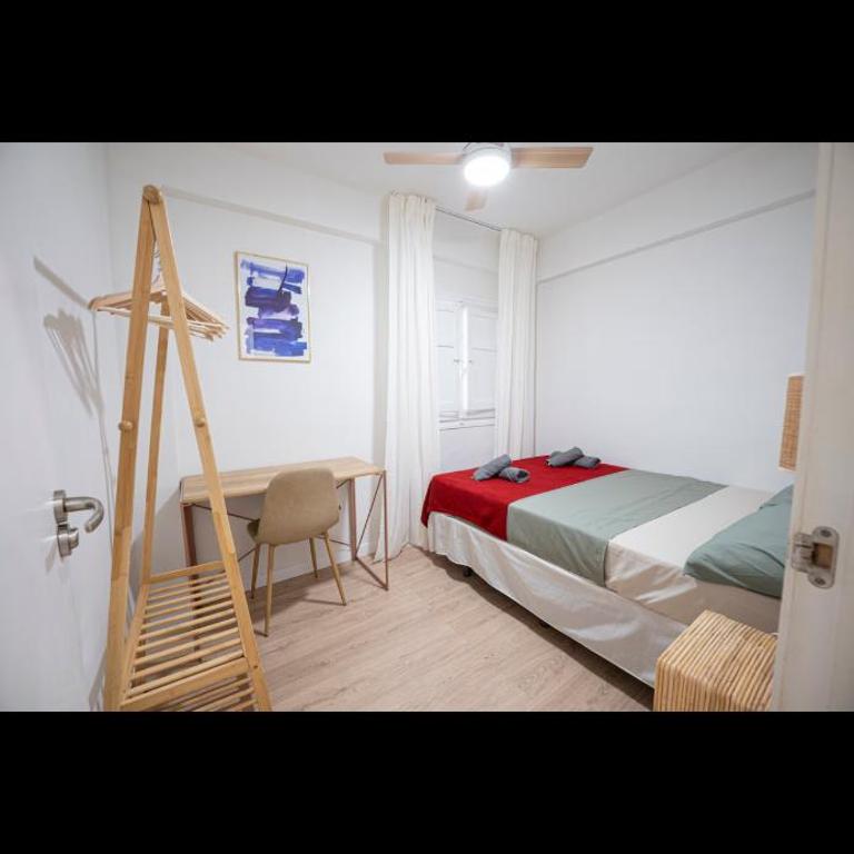 Habitación luminosa en piso compartido - One-Bedroom Apartment - 8