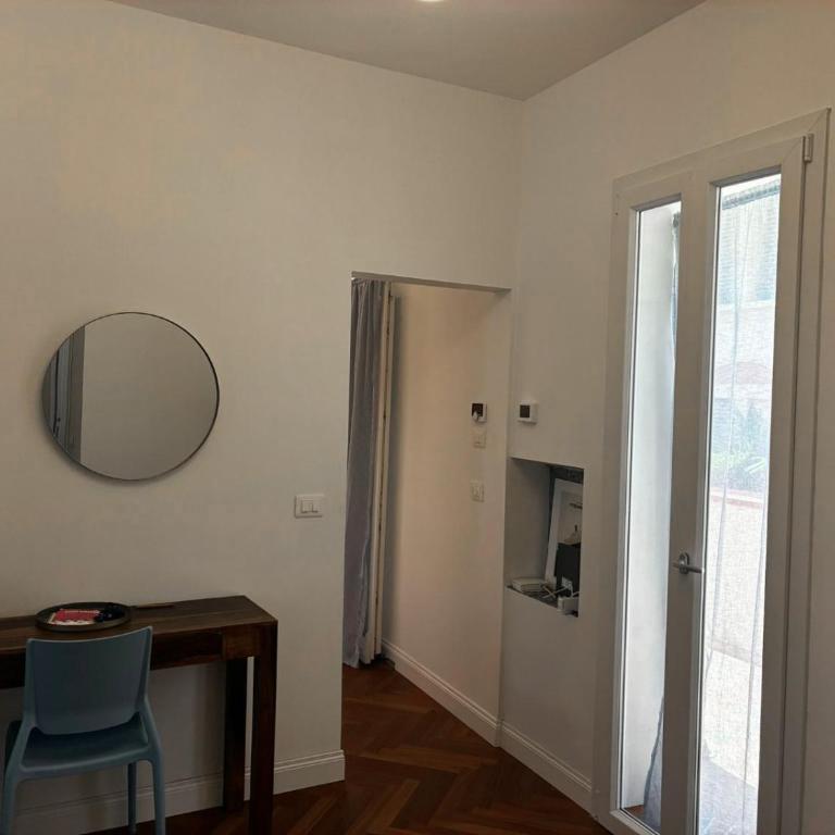 Terrazza sul cortile B&B - parcheggio pubblico - Appartamento con 2 Camere da Letto, Balcone e Terrazza - 3