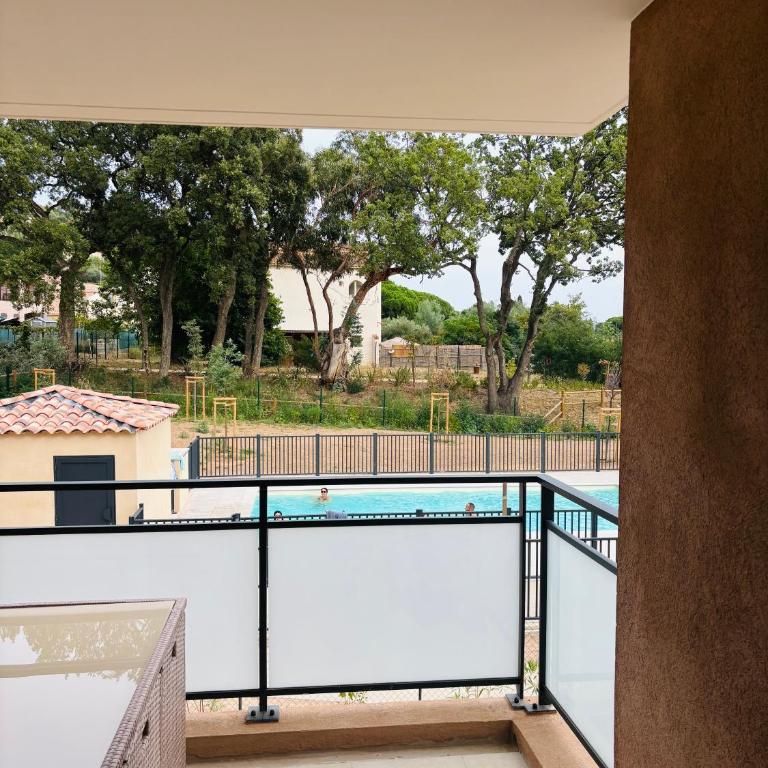 Appartement T2 chambre plus cabine, terrasse vue piscine - Appartement 1 Chambre - Vue sur Piscine - 10
