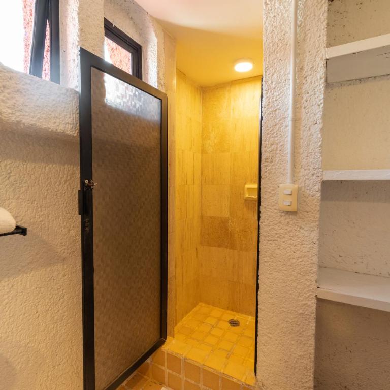 Nílu Cancun Zona Hotelera by Selina - Studio Apartment with Kitchenette - 5
