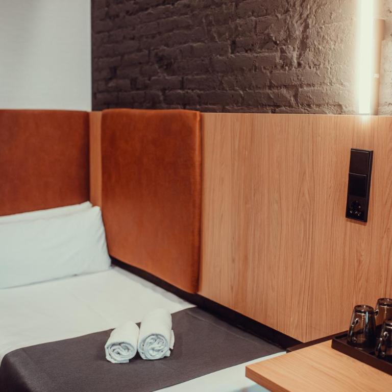 Hotel Transit - Double Room with Extra Bed - 4
