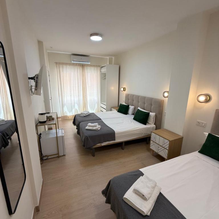 Ola Málaga - Standard Quadruple Room - 6