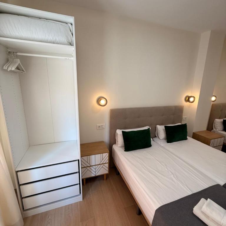 Ola Málaga - Standard Quadruple Room - 4