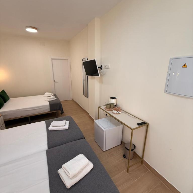 Ola Málaga - Standard Quadruple Room - 3