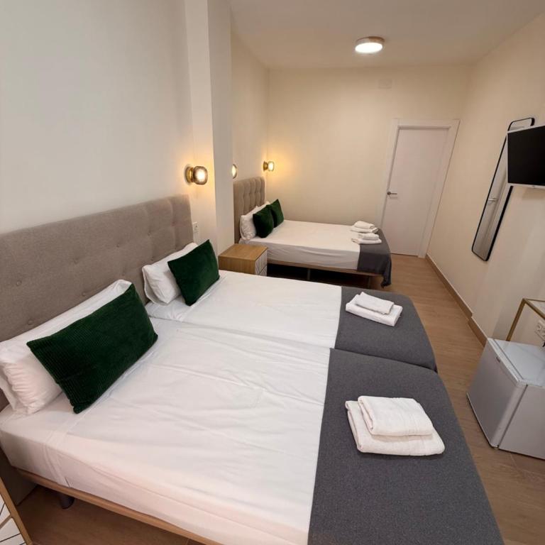 Ola Málaga - Standard Quadruple Room - 2