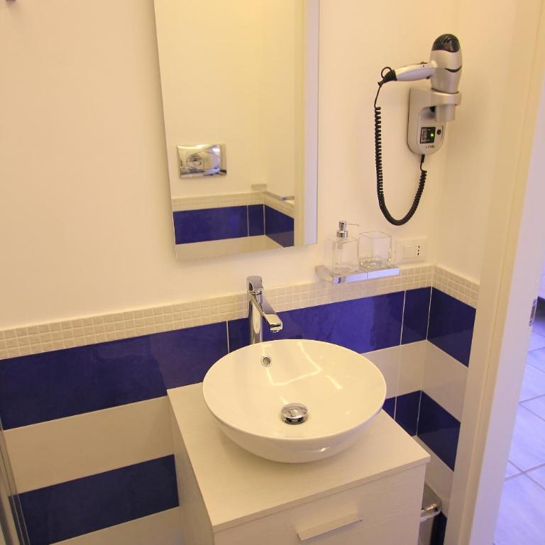 Il Viaggiatore Gaeta Medievale B&B - Deluxe Double Room with Balcony and Sea View - 20