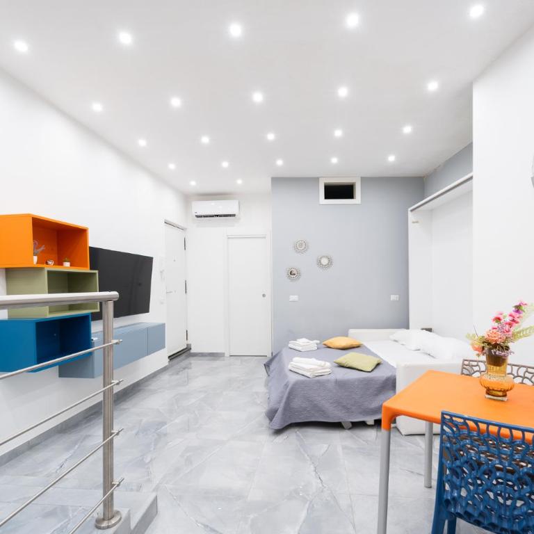 B&B Vico Teresa 148 - Suite with Balcony - 2