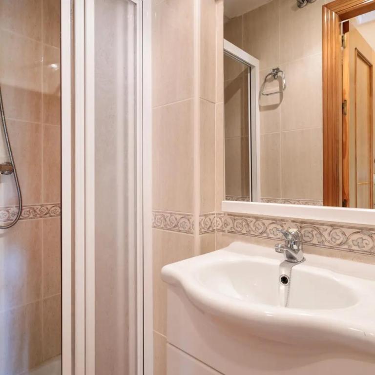 Pretty Bungalow With Private Garden - Casa de 3 dormitorios - 18