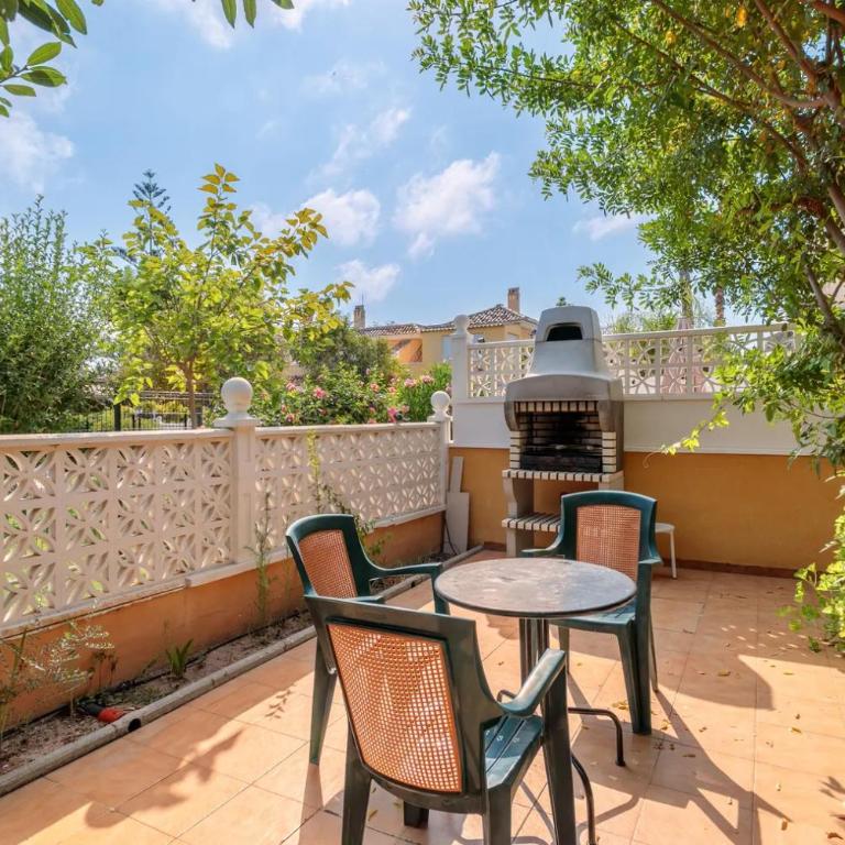 Pretty Bungalow With Private Garden - Casa de 3 dormitorios - 2