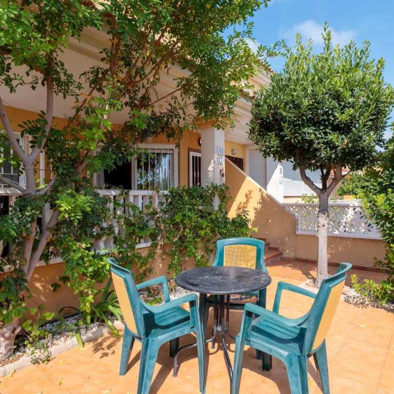 Pretty Bungalow With Private Garden - Casa de 3 dormitorios - 24