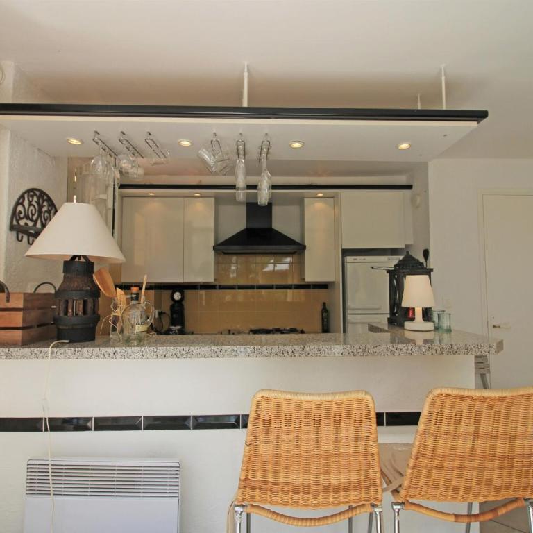 Holiday Home in Fréjus with Pool & Tennis - Two-Bedroom Holiday Home - 13