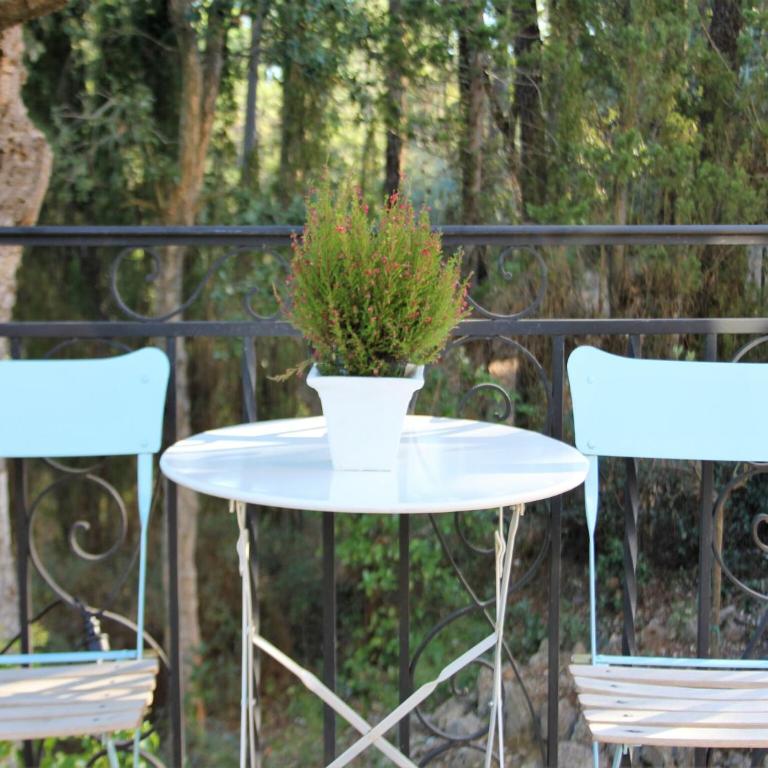 Holiday Home in Fréjus with Pool & Tennis - Two-Bedroom Holiday Home - 29