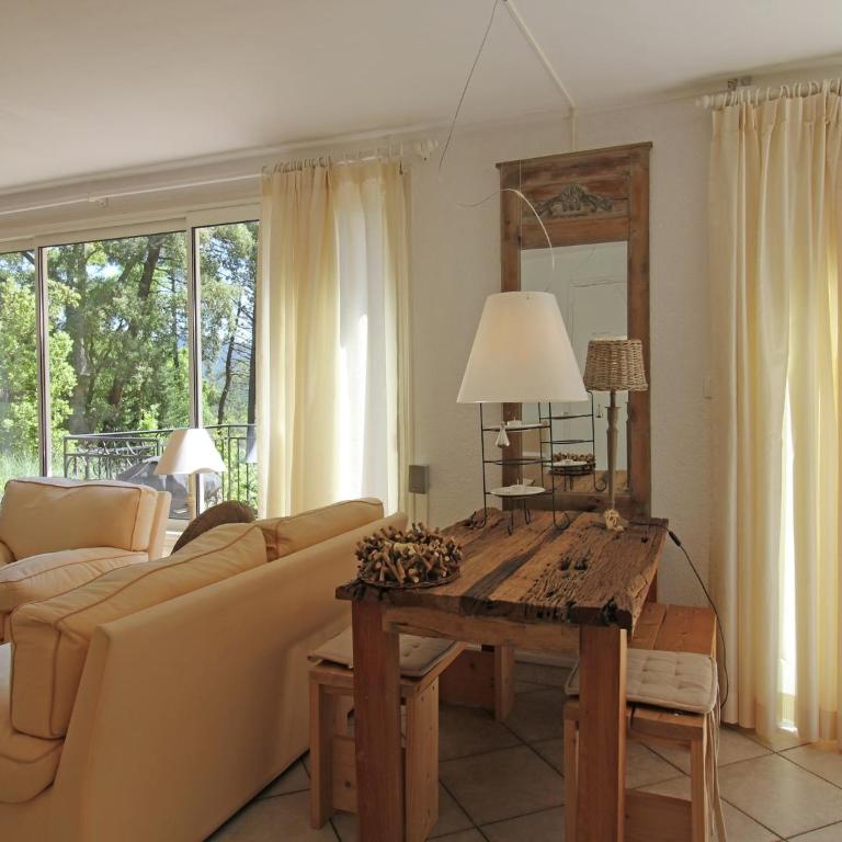 Holiday Home in Fréjus with Pool & Tennis - Two-Bedroom Holiday Home - 12