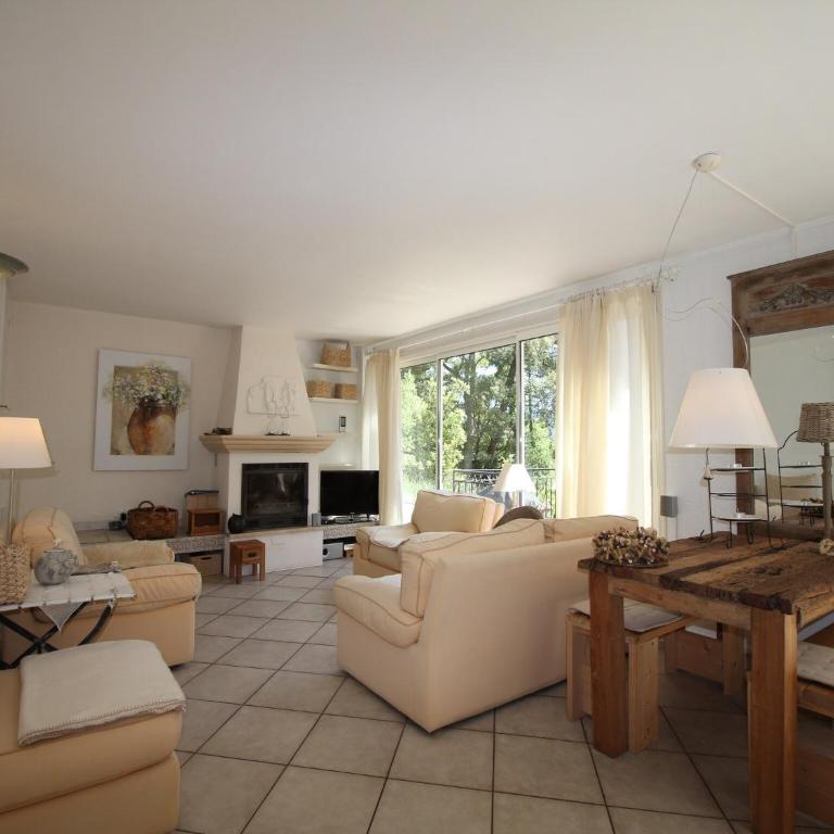 Holiday Home in Fréjus with Pool & Tennis - Two-Bedroom Holiday Home - 10