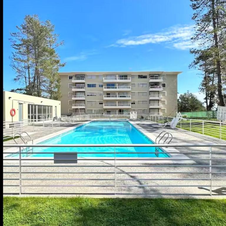 Moderno departamento en El Tabo - Two-Bedroom Apartment - 2