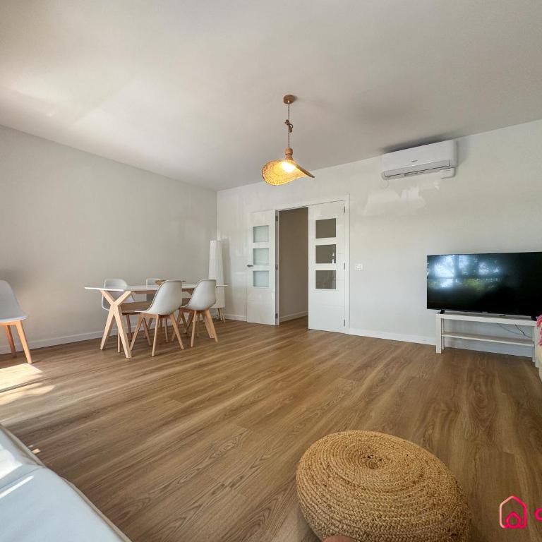 La Alameda - Three-Bedroom Apartment - 20