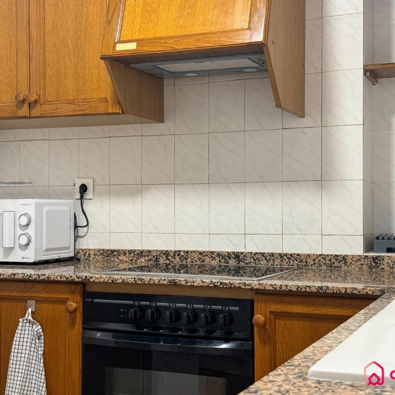 La Alameda - Three-Bedroom Apartment - 32
