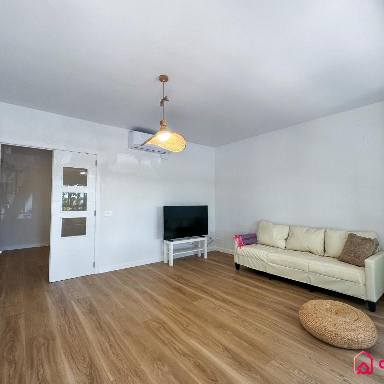 La Alameda - Three-Bedroom Apartment - 33