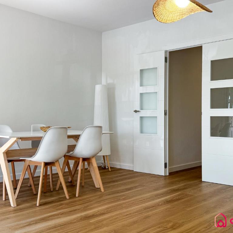 La Alameda - Three-Bedroom Apartment - 34