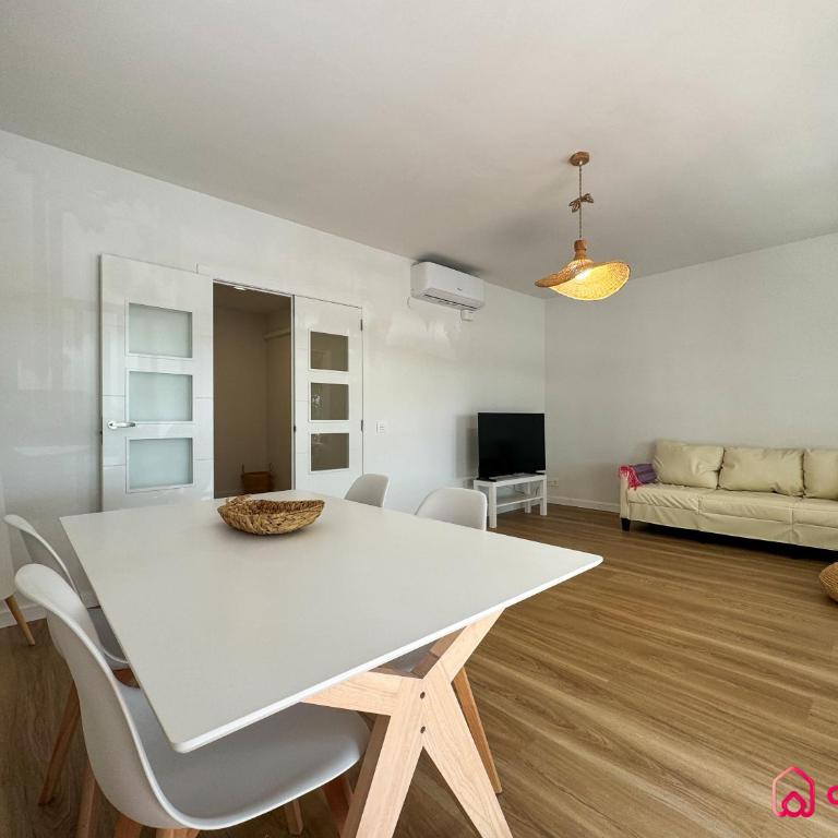 La Alameda - Three-Bedroom Apartment - 39