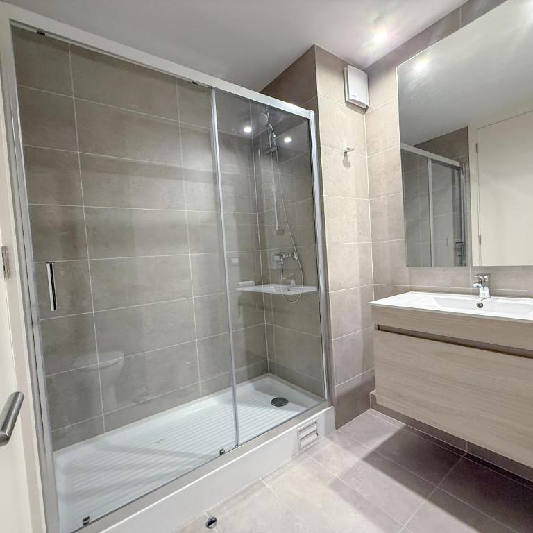 Spot Suites - Apartamento de 2 dormitorios con balcón - 4