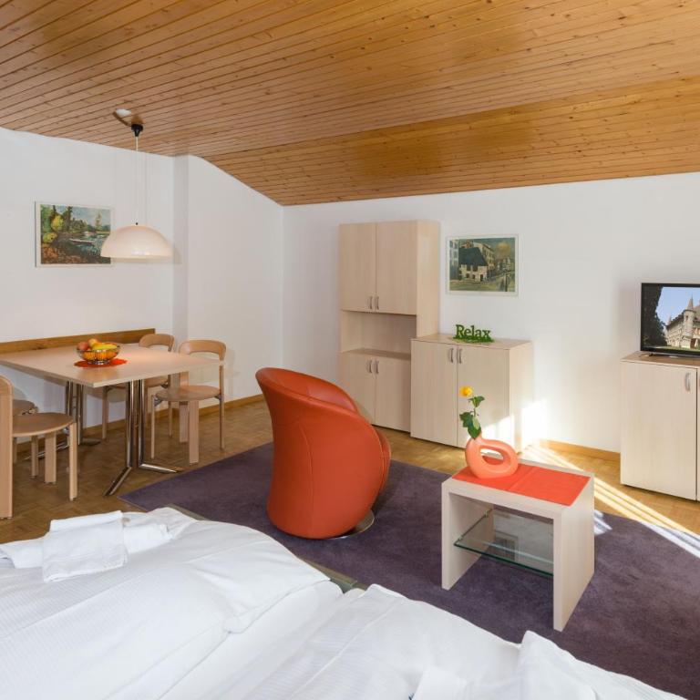 Postgebäude - Studio-Apartment mit Balkon und Bergblick (22) - 1