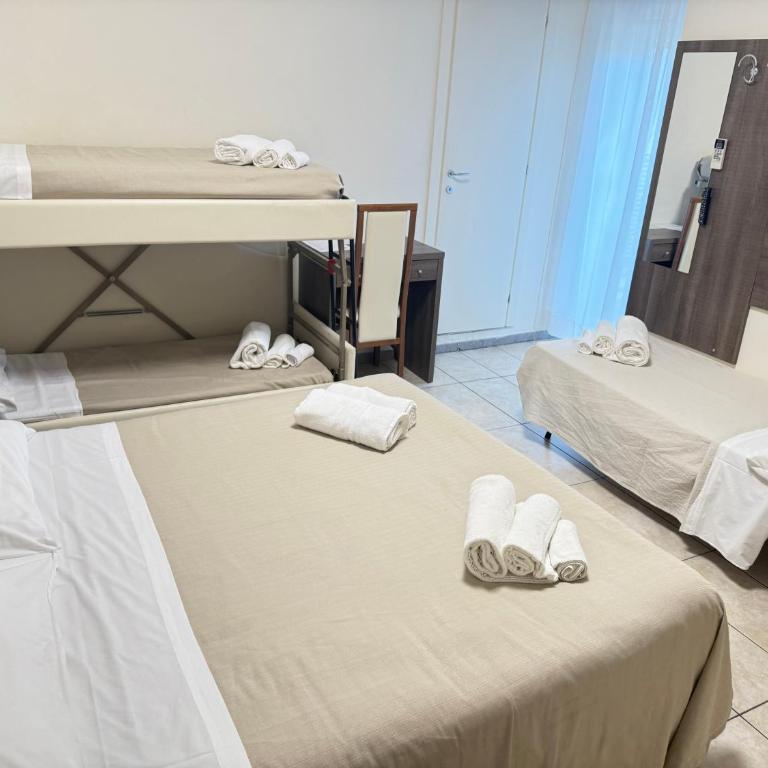 Hotel Edelweiss Riccione - Camera Familiare - 1
