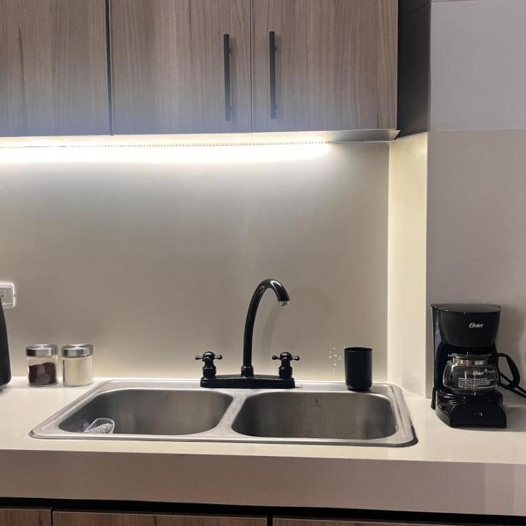 Apartaestudio moderno en el centro de la ciudad - Apartamento de 1 dormitorio - 8