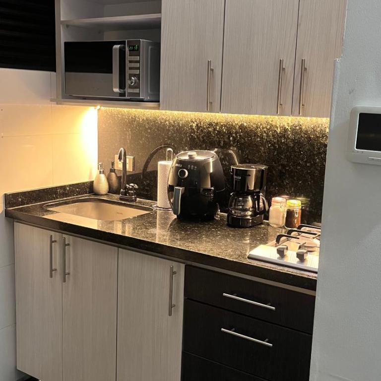 Apartaestudio moderno en el centro de la ciudad - Apartamento de 1 dormitorio - 14