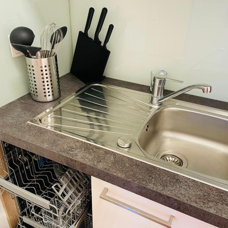 APSTAY City Center I Parking I Self Check-in - Deluxe Apartment mit 1 Schlafzimmer und Stadtblick - 9