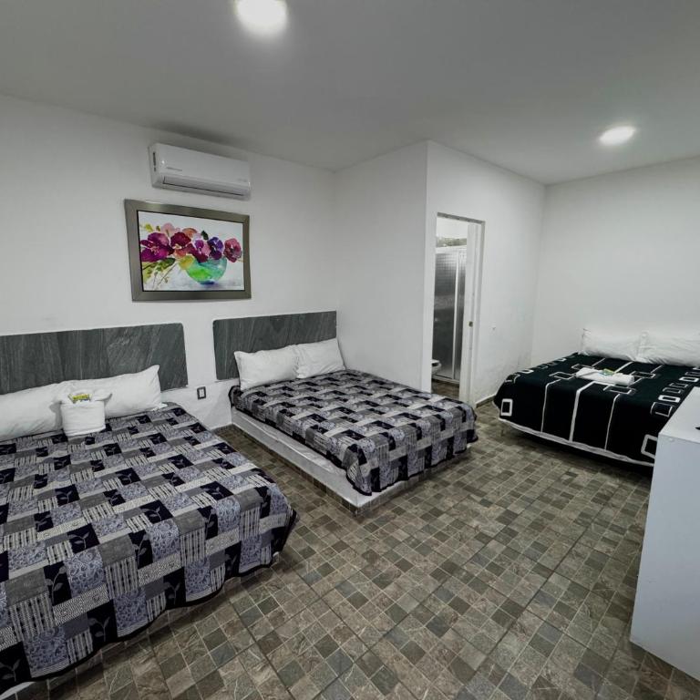 Blue Inn Hotel & Suites - Triple Room - 2