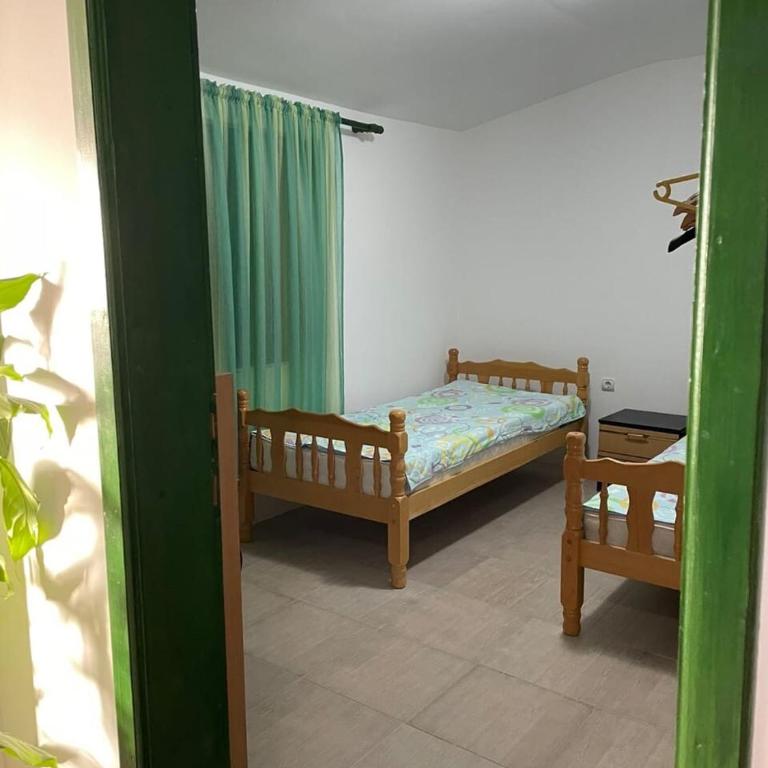 Spacious 3BD Apartment with Balcony - Three-Bedroom Apartment - 8