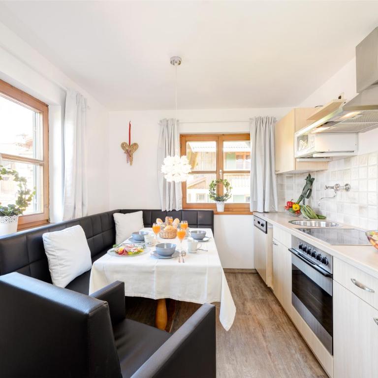 "Ferienwohnung Ess" - Annehmlichkeiten von 4-Sterne Familien-und Wellnesshotel Viktoria können mitbenutzt werden - Apartment mit 2 Schlafzimmern - 4