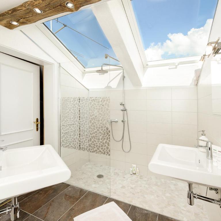 "Ferienwohnung Ess" - Annehmlichkeiten von 4-Sterne Familien-und Wellnesshotel Viktoria können mitbenutzt werden - Apartment mit Blick auf die Berge - 6