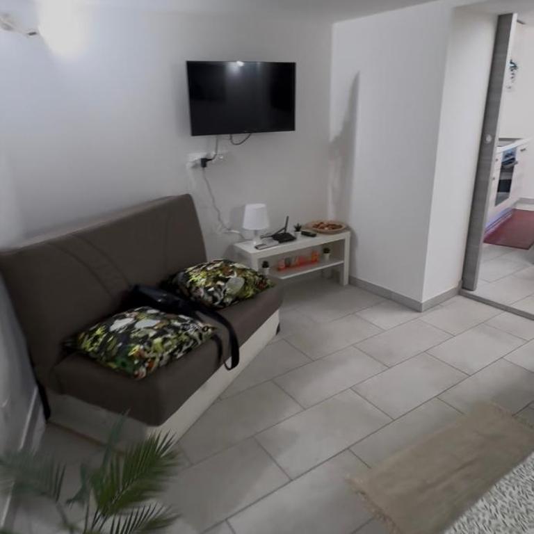 Opera House - One-Bedroom Apartment - 2