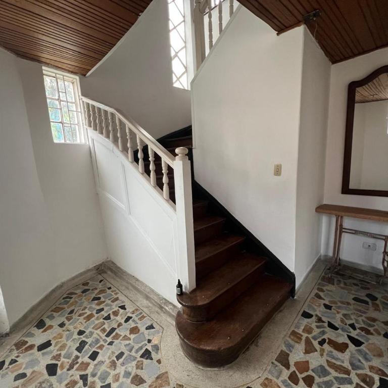 Acogedora habitación en una casa cómoda, autónoma y bellísima - Habitación Doble con vistas a la montaña - 4