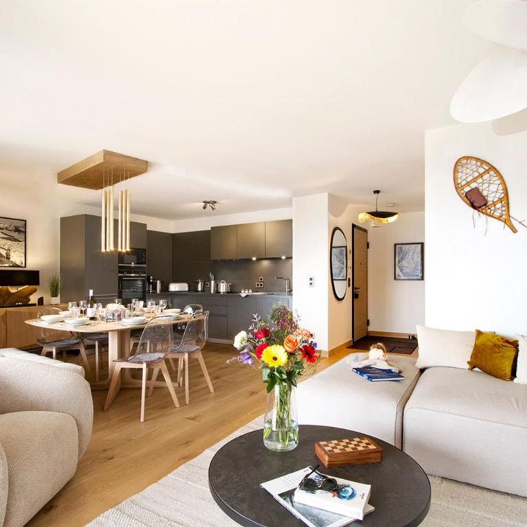 Résidence Phoenix A by Leavetown Vacations - Three-Bedroom Apartment with Balcony - 1