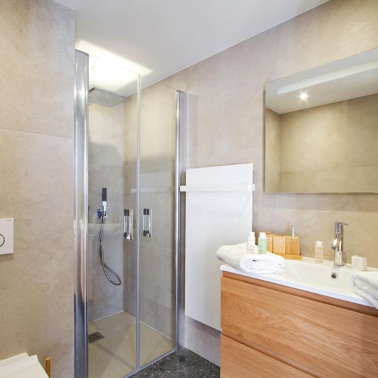 Résidence Phoenix A by Leavetown Vacations - Three-Bedroom Apartment with Balcony - 5